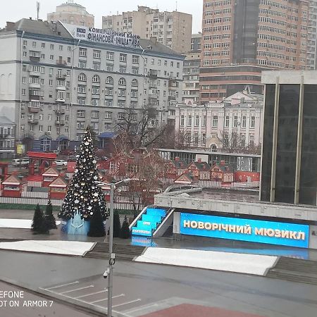 Двухкомнатная Квартира С Видом На Дворец Украина كييف المظهر الخارجي الصورة