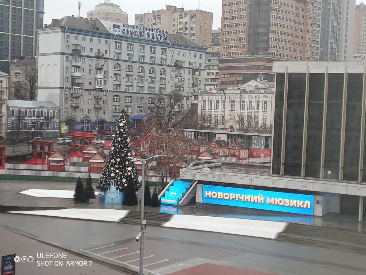 Двухкомнатная Квартира С Видом На Дворец Украина كييف المظهر الخارجي الصورة